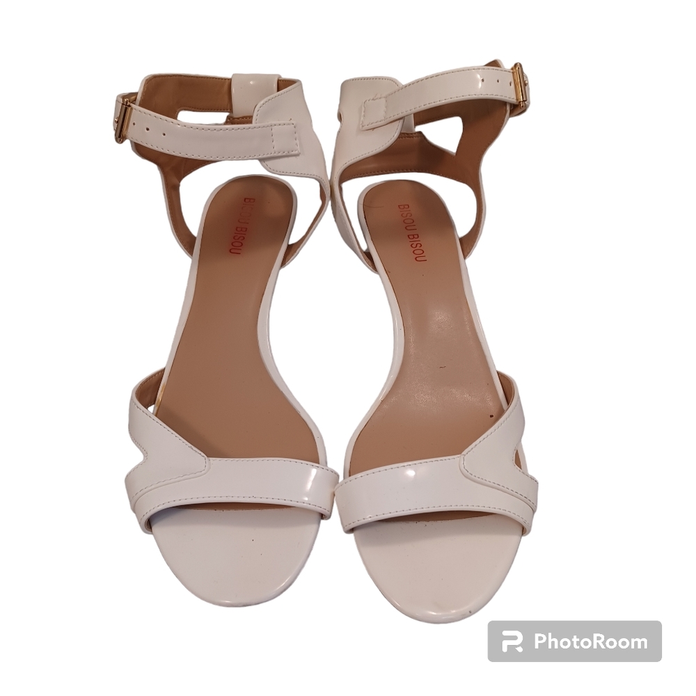 White Sandals Bisou Bisou 8.5